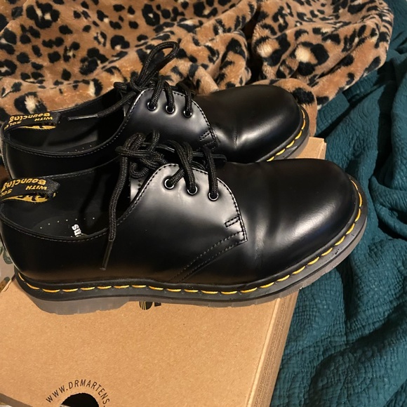 Dr. Martens Shoes - 1461 derby mr martens